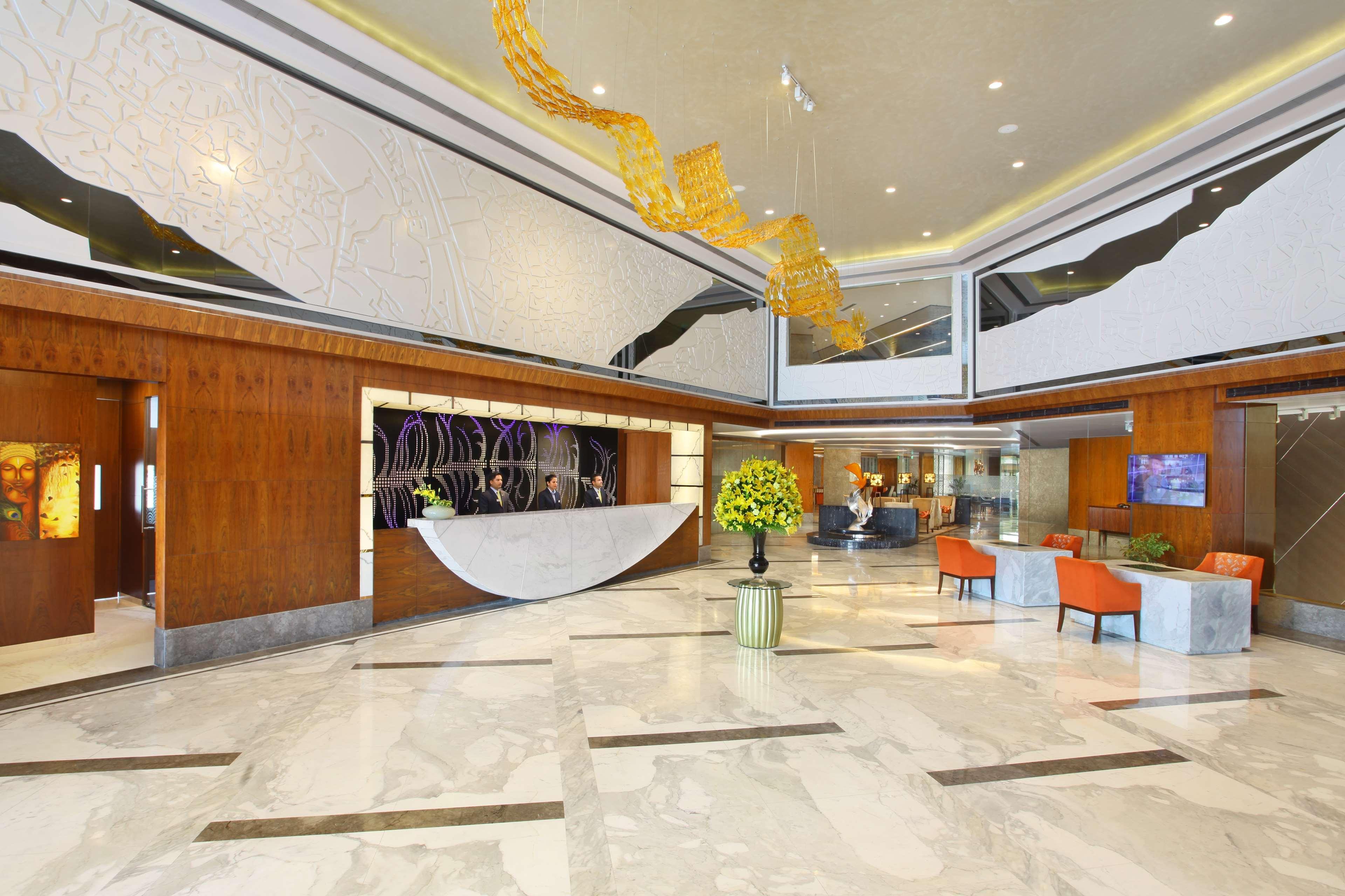 Radisson Blu Jammu Hotel Ngoại thất bức ảnh